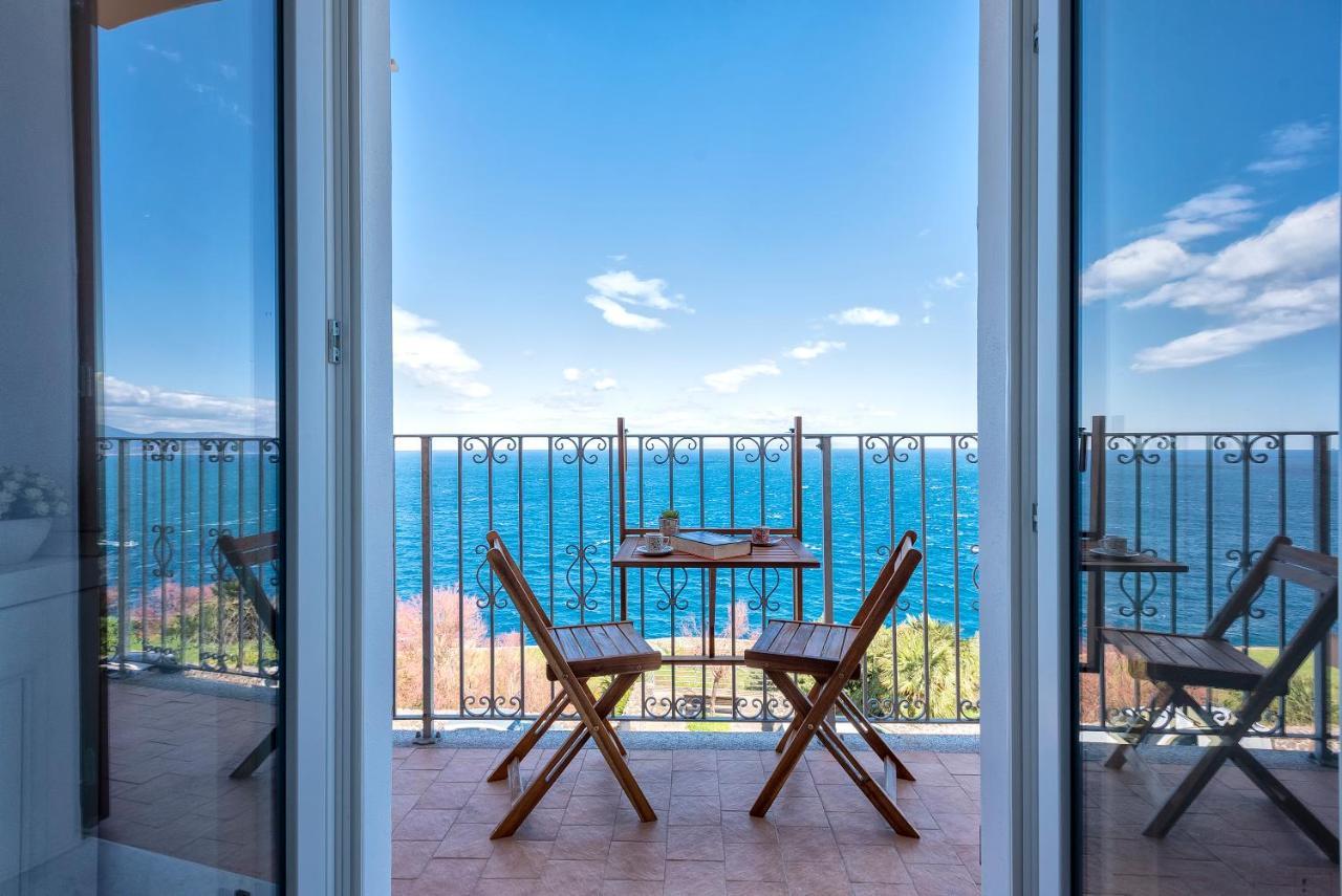 Cielo E Mare: Charming Seaside Retreat in Old Village Heart Castelsardo Exterior photo