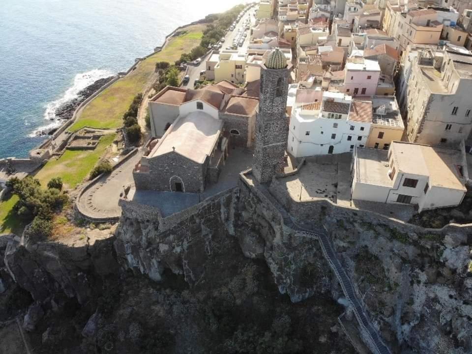 Cielo E Mare: Charming Seaside Retreat in Old Village Heart Castelsardo Exterior photo