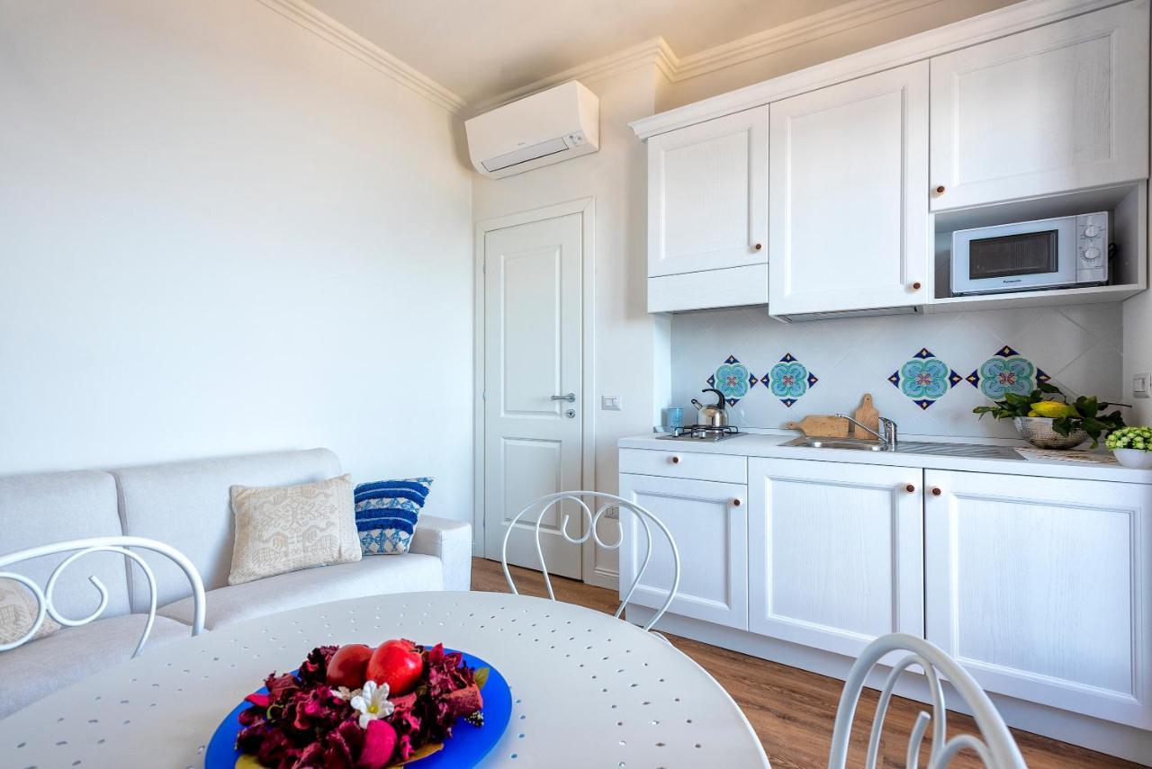 Cielo E Mare: Charming Seaside Retreat in Old Village Heart Castelsardo Exterior photo