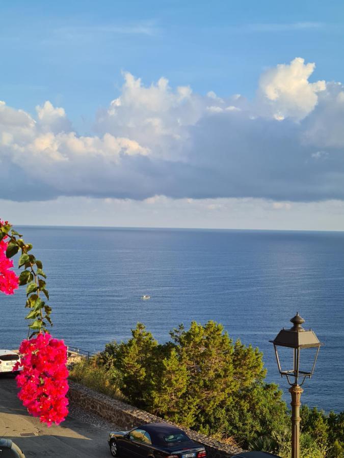 Cielo E Mare: Charming Seaside Retreat in Old Village Heart Castelsardo Exterior photo