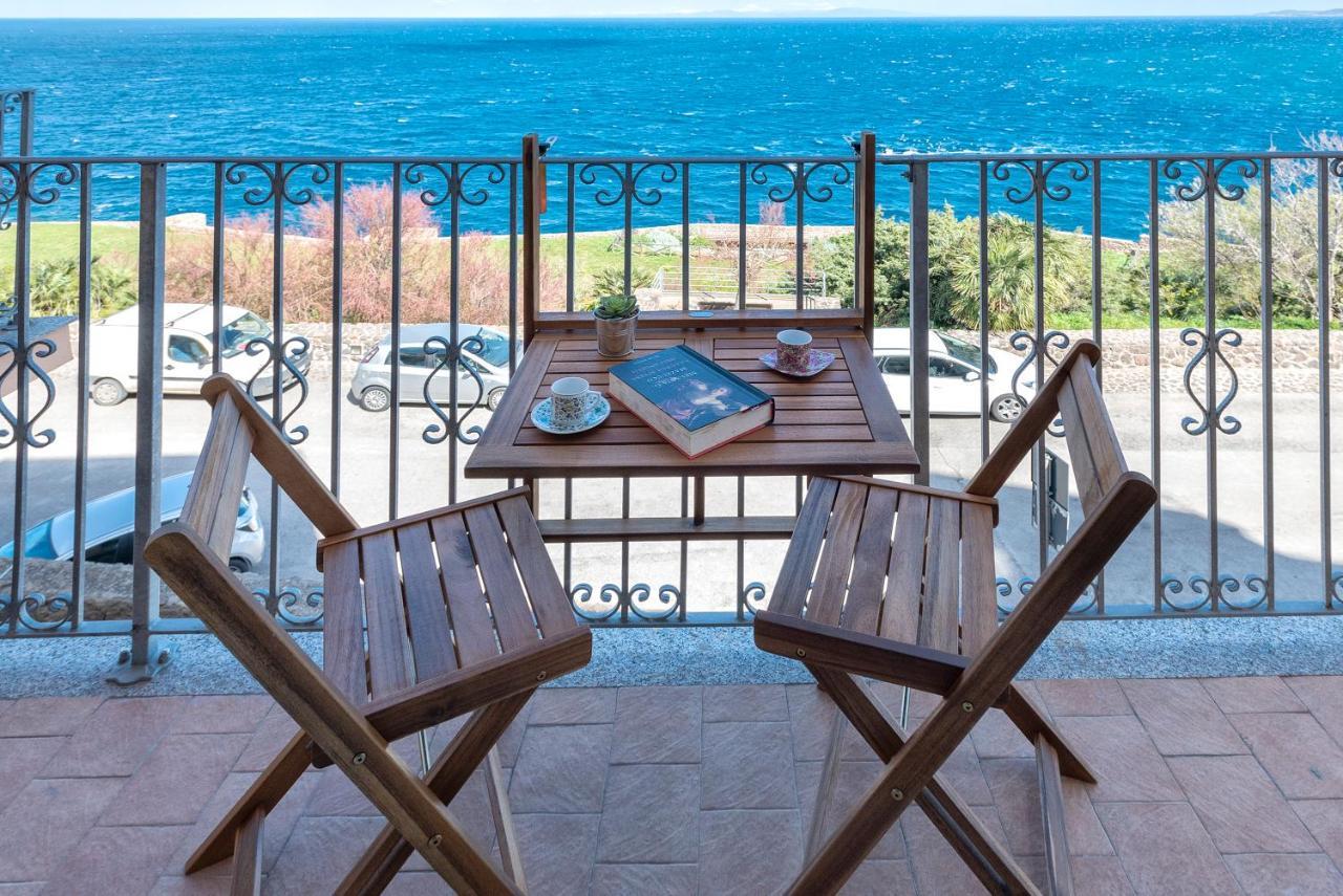 Cielo E Mare: Charming Seaside Retreat in Old Village Heart Castelsardo Exterior photo